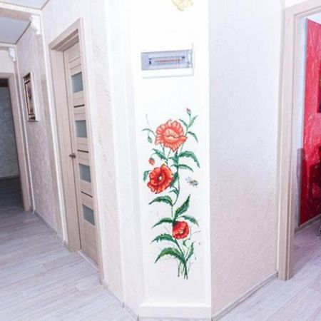 Тараскова 16, Люкс, Юзр Apartment Cherkasy Bagian luar foto