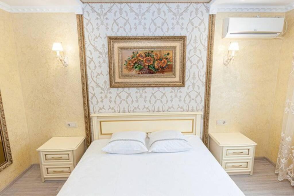 Тараскова 16, Люкс, Юзр Apartment Cherkasy Bagian luar foto