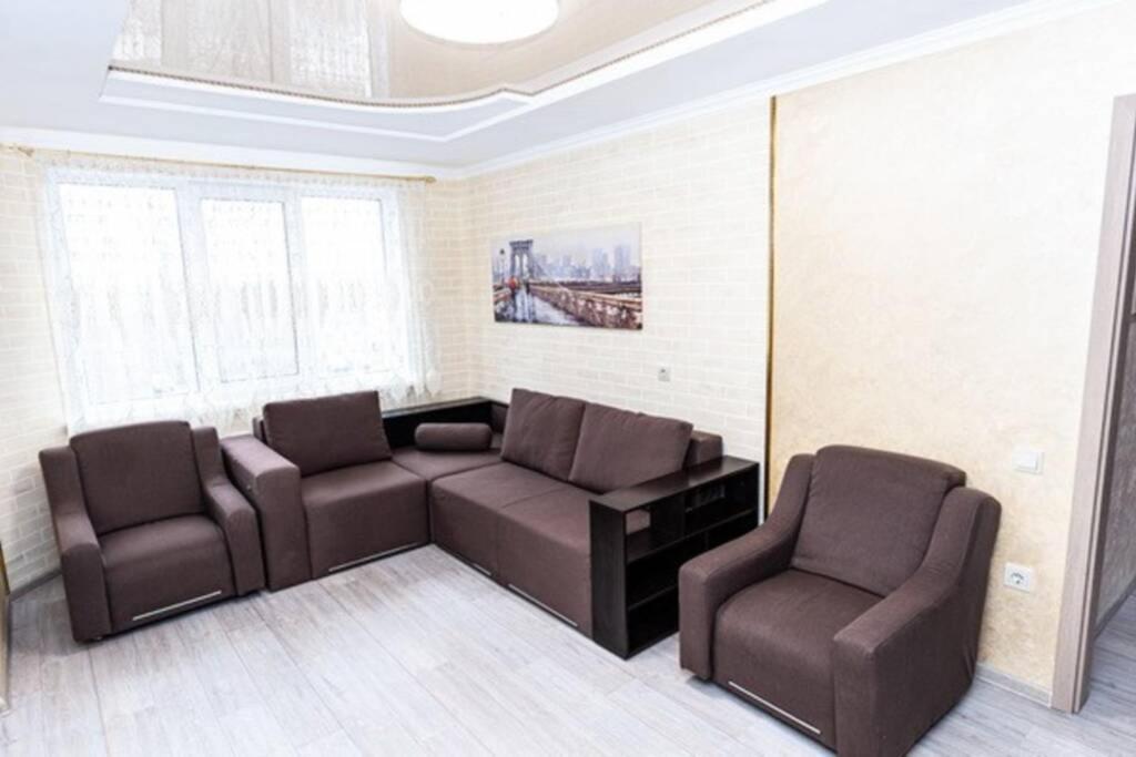 Тараскова 16, Люкс, Юзр Apartment Cherkasy Bagian luar foto